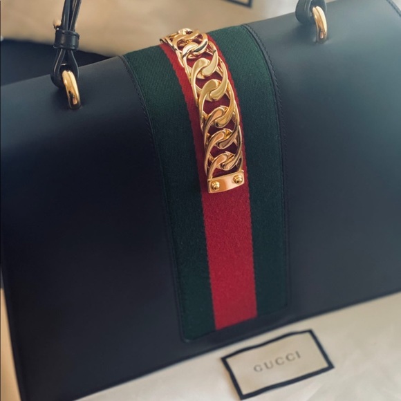 GUCCI SYLVIE TOP HANDLE-medium - Picture 2 of 10